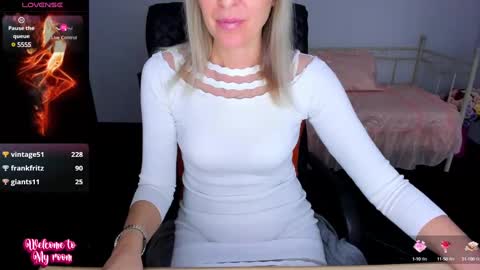 Snapshot of anita_tayson chatting on February 2025 10:10:02 AM Anita online show from February 2025 10:10:02 AM