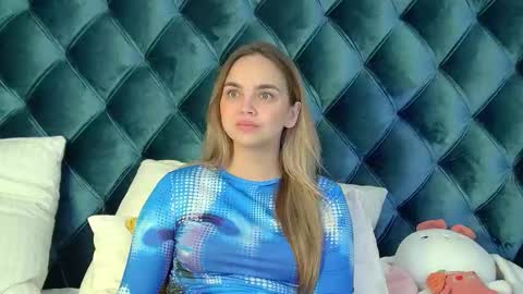 Snapshot of anitaventure chatting on October 2025 04:18:02 AM AnitaVenture online show from October 2025 04:18:02 AM