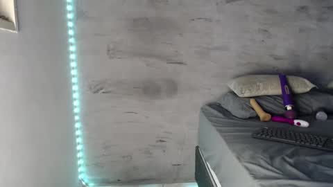 Hello My name is NaiaraPv is OPEN online show from February 2025 01:48:01 PM