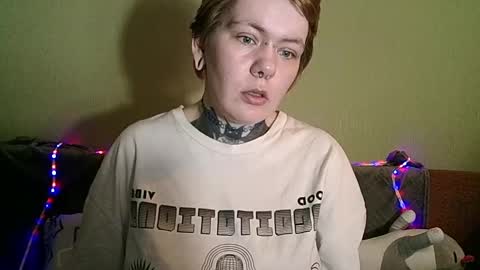 ann_lelala_ online show from February 2025 01:32:01 PM