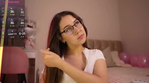 Snapshot of ann_space chatting on December 2025 05:18:02 PM ann_space online show from December 2025 05:18:02 PM