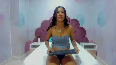 Ana  online show from May 2026 06:57:02 PM