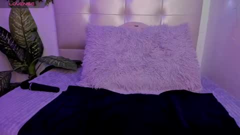 Snapshot of anna_blade_ chatting on November 2025 03:44:02 PM ANNA online show from November 2025 03:44:02 PM