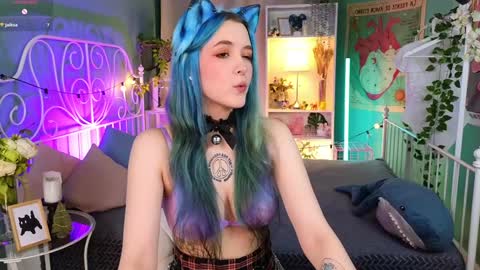 Violett online show from December 2024 04:27:02 PM