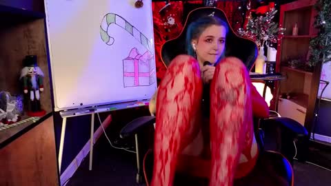 Violett online show from December 2024 07:13:02 PM