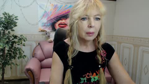 Snapshot of anna_ditrih chatting on February 2025 12:38:02 PM Anna Ditrih online show from February 2025 12:38:02 PM