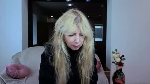 Snapshot of anna_ditrih chatting on September 2025 12:05:01 PM Anna Ditrih online show from September 2025 12:05:01 PM