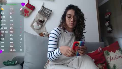Snapshot of anna_dlove_cam chatting on December 2024 02:50:01 PM Anna online show from December 2024 02:50:01 PM