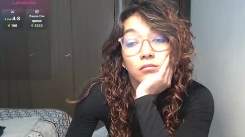 Snapshot of anna_dlove_cam chatting on October 2025 04:05:02 PM Anna online show from October 2025 04:05:02 PM