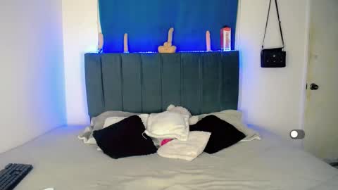 Snapshot of anna_dollss_ chatting on October 2025 02:57:02 AM Anailyn figueroa online show from October 2025 02:57:02 AM