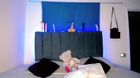 Snapshot of anna_dollss_ chatting on November 2025 03:17:01 AM Anailyn figueroa online show from November 2025 03:17:01 AM