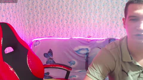 Snapshot of anna_ki chatting on January 2025 05:48:02 AM AnnaJake online show from January 2025 05:48:02 AM