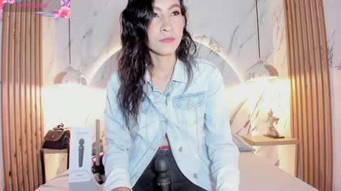 Snapshot of anna_lew chatting on December 2024 07:43:01 PM anna online show from December 2024 07:43:01 PM