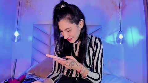 Snapshot of anna_lew chatting on January 2025 05:19:01 PM anna online show from January 2025 05:19:01 PM