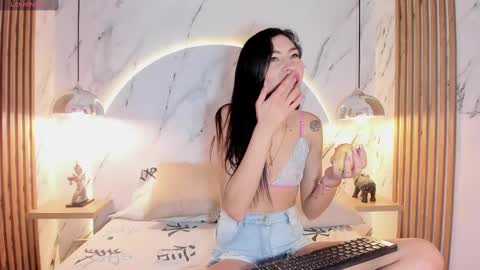 Snapshot of anna_lew chatting on February 2025 07:44:02 PM anna online show from February 2025 07:44:02 PM