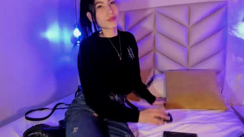 Snapshot of anna_lew chatting on February 2025 07:49:02 PM anna online show from February 2025 07:49:02 PM