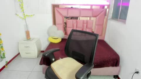 ANNA online show from April 2026 07:52:01 PM