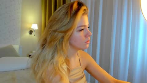 Snapshot of anna_robinson chatting on December 2024 01:04:02 AM Anna online show from December 2024 01:04:02 AM