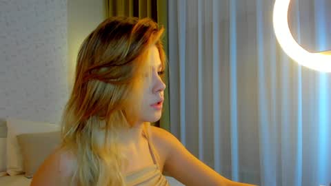 Snapshot of anna_robinson chatting on January 2025 01:18:02 AM Anna online show from January 2025 01:18:02 AM