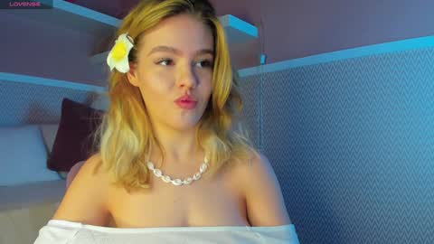 Snapshot of anna_robinson chatting on January 2025 01:22:01 AM Anna online show from January 2025 01:22:01 AM