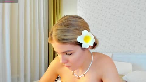 Snapshot of anna_robinson chatting on February 2025 08:29:02 AM Anna online show from February 2025 08:29:02 AM