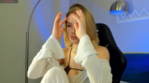 Snapshot of anna_robinson chatting on March 2025 01:22:01 AM Anna online show from March 2025 01:22:01 AM