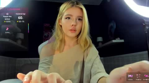 Snapshot of anna_robinson chatting on September 2025 01:05:02 AM Anna online show from September 2025 01:05:02 AM