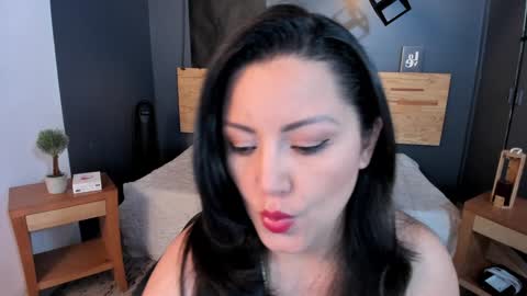 Snapshot of annaa_rose chatting on January 2025 03:26:01 AM Anna online show from January 2025 03:26:01 AM