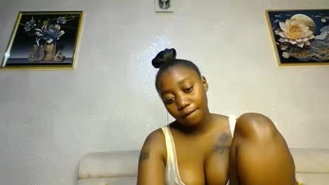 Snapshot of annabel038 chatting on February 2025 06:01:01 PM Annabel online show from February 2025 06:01:01 PM