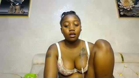 Snapshot of annabel038 chatting on February 2025 08:13:02 PM Annabel online show from February 2025 08:13:02 PM