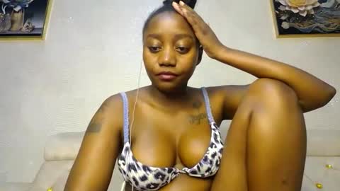 Snapshot of annabel038 chatting on February 2025 12:17:02 AM Annabel online show from February 2025 12:17:02 AM