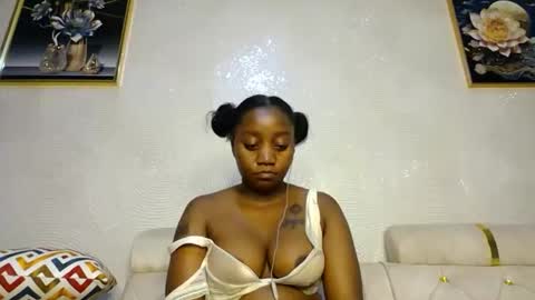 Snapshot of annabel038 chatting on February 2025 09:30:01 PM Annabel online show from February 2025 09:30:01 PM