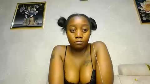 Snapshot of annabel038 chatting on February 2025 11:04:02 PM Annabel online show from February 2025 11:04:02 PM