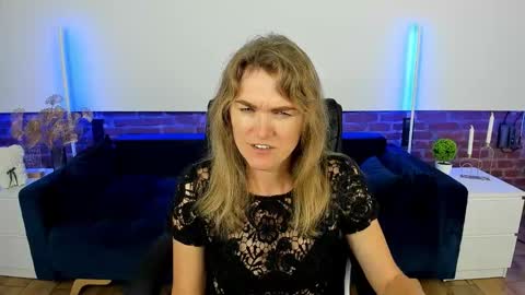 Snapshot of annabel_xxx chatting on September 2025 06:41:02 PM Annabel online show from September 2025 06:41:02 PM