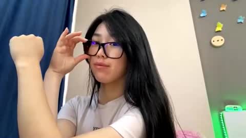 Snapshot of annabellegallego chatting on October 2025 10:49:01 AM Aya online show from October 2025 10:49:01 AM
