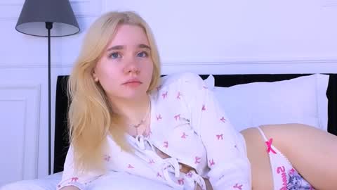 Snapshot of annabellelu chatting on October 2025 02:47:02 AM AnnaBelle online show from October 2025 02:47:02 AM