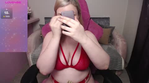 Snapshot of annacherri chatting on January 2025 03:04:02 AM AnnaCherri online show from January 2025 03:04:02 AM