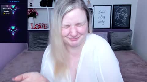 AnnaCherri online show from October 2025 03:29:01 AM