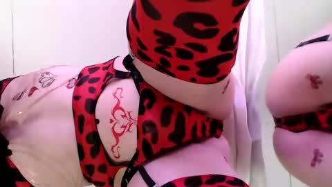 Anna Evodees  online show from January 2025 10:11:01 AM