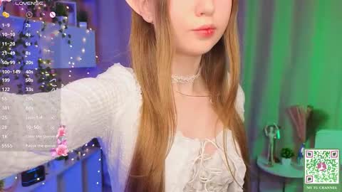 Holly Molly Im Polly online show from November 2025 06:09:02 PM