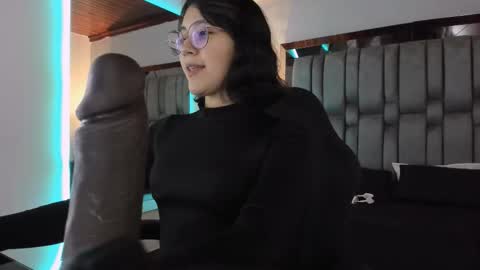 Annara Lein online show from November 2025 12:00:02 AM