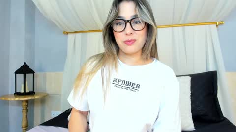 Snapshot of annavictoria__ chatting on December 2024 12:02:01 AM Anna Victoria online show from December 2024 12:02:01 AM