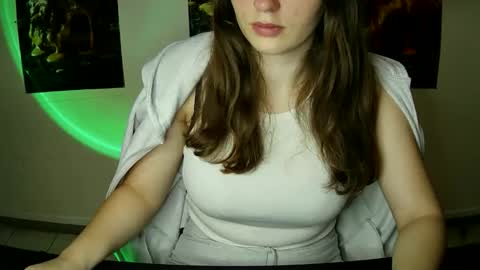 Bella online show from September 2025 09:22:02 AM