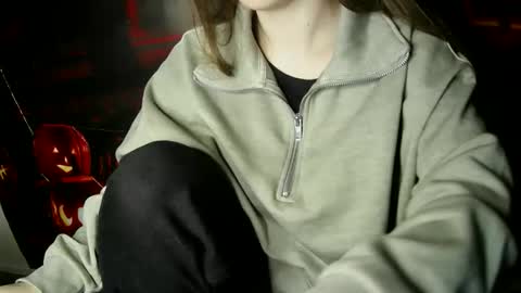 Bella online show from October 2025 06:12:01 PM