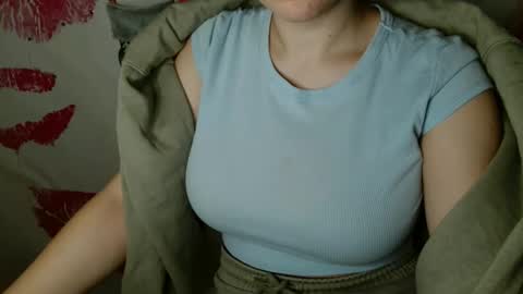 Bella online show from November 2025 06:08:01 PM