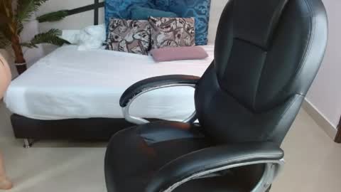 anne_blake online show from May 2026 02:51:02 AM