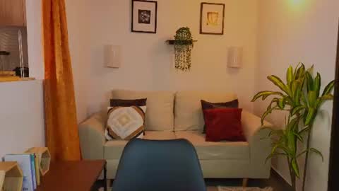 anne_rachel online show from June 2026 06:44:01 PM