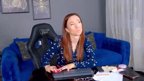 Anne online show from October 2025 04:57:01 AM