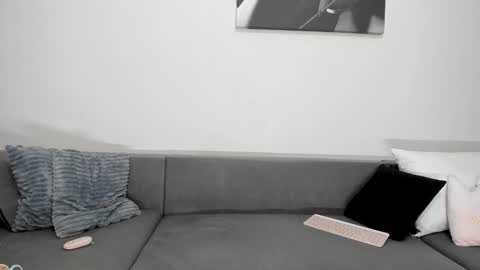 Snapshot of annemonalo chatting on December 2024 04:01:02 PM annemona online show from December 2024 04:01:02 PM