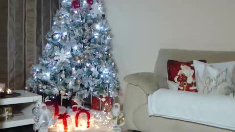 annesins online show from November 2025 06:18:02 PM